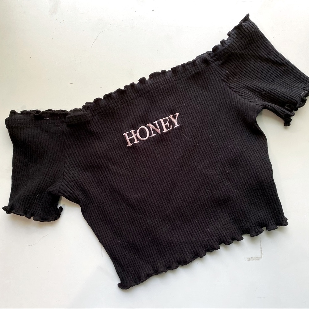 FASHIONNOVA ‘HONEY’ CROP TOP